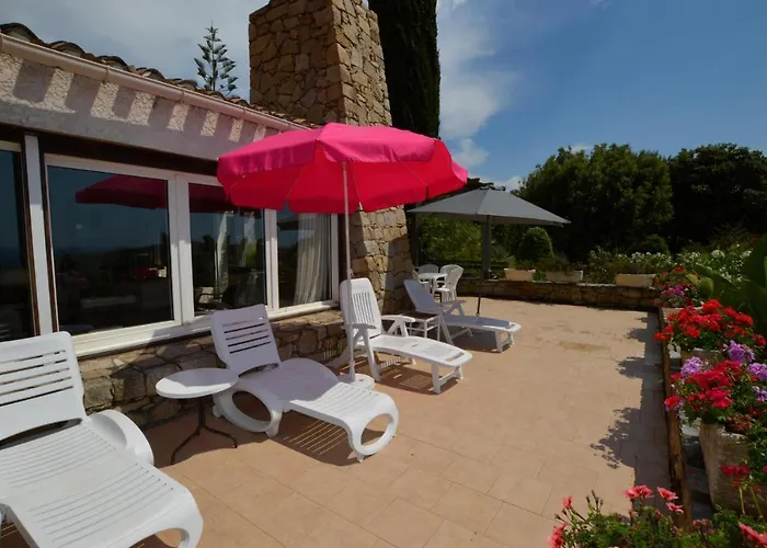 Dom wakacyjny Lovely In With Wifi *