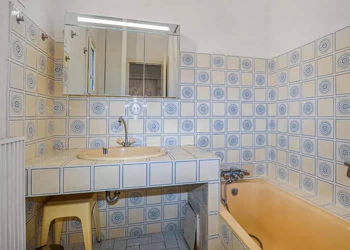 Dom wakacyjny Lovely In With Wifi