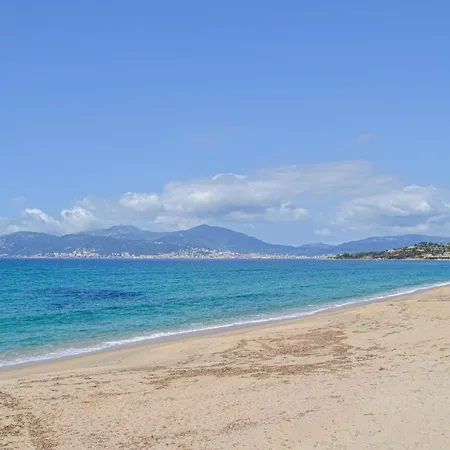 Casa vacanze Lovely In With Wifi