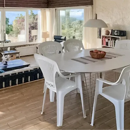 Casa vacanze Lovely In With Wifi